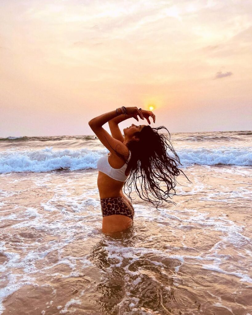 Janhvi Kapoor Bikini
